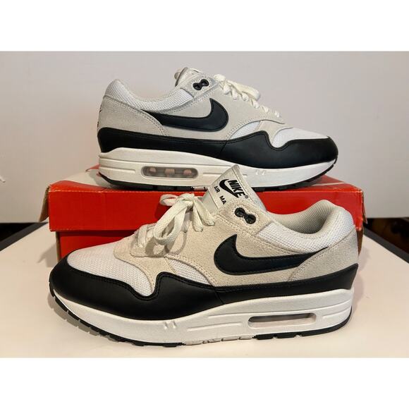 Nike Air Max 1 Essential White Black Size 10 Men 12.5 Women NEW WITH BOX